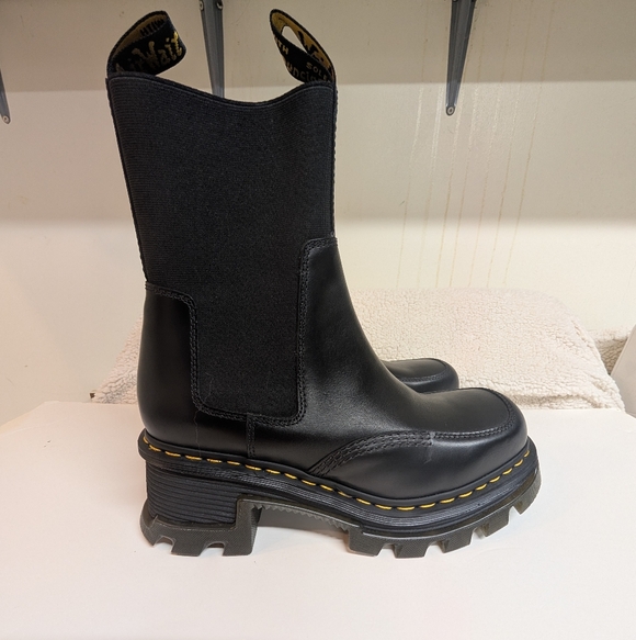 Dr. Martens Shoes - Dr Martens Corran Chelsea Boot